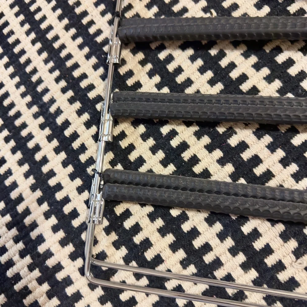 Richards set hangers